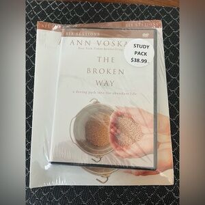 NWT: The Broken Way Study Pack, Ann Voskamp
